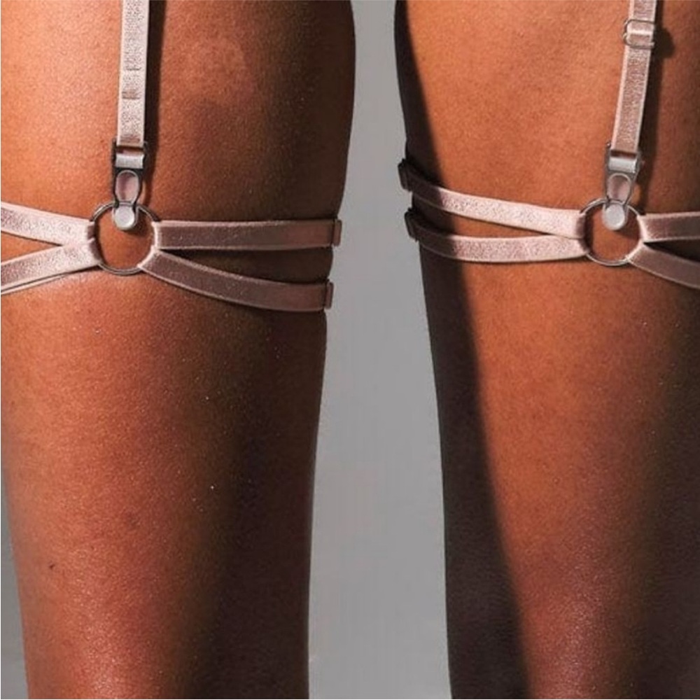 NIB Thistle and Spire Strapped In Thigh Garters XS-XL Bronze